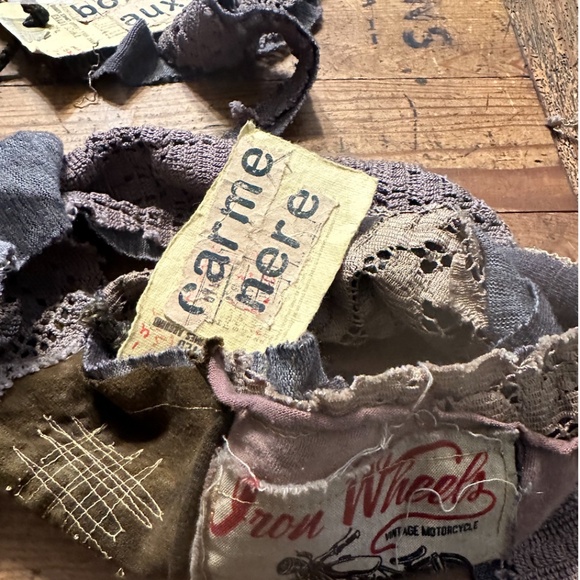 LAST ONE // FREE WITH A PURCHASE - Picture 11 of 14